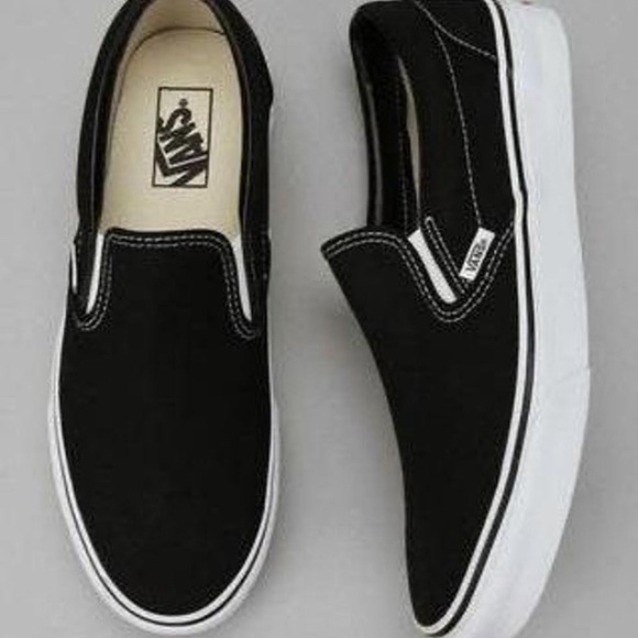 Black and white vans - Picture 1 of 1
